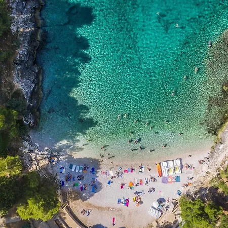 Apt Stoja Beach - 50M From The Sea !!